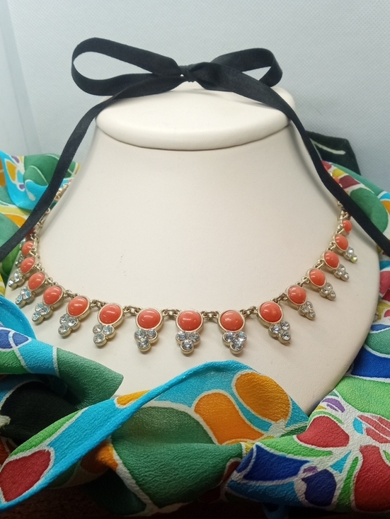 LOFT Jewelry - LOFT SMALL CABACHON NECKLACE
